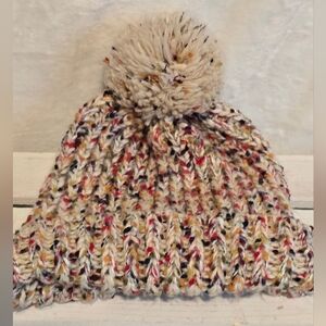D&R Chunky Knit Pom Pom Beanie